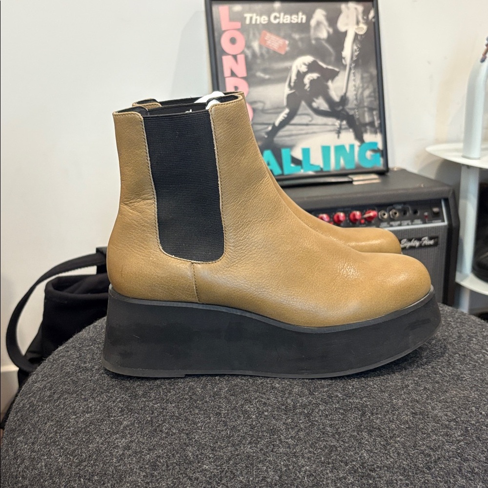 INTENTIONALLY BLANK Tan and Black Platform Boots